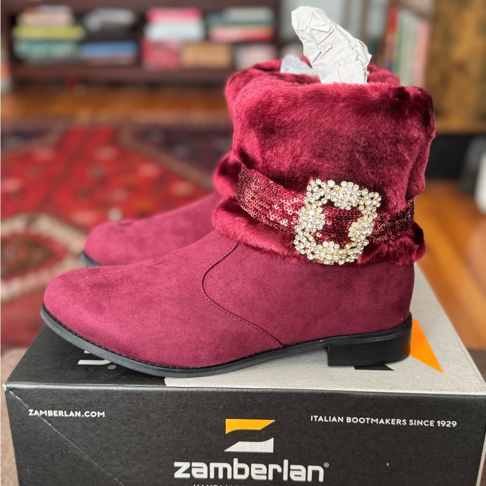Joan Boyce nwt super cute boots burgundy w rhinestone buckle W size 10